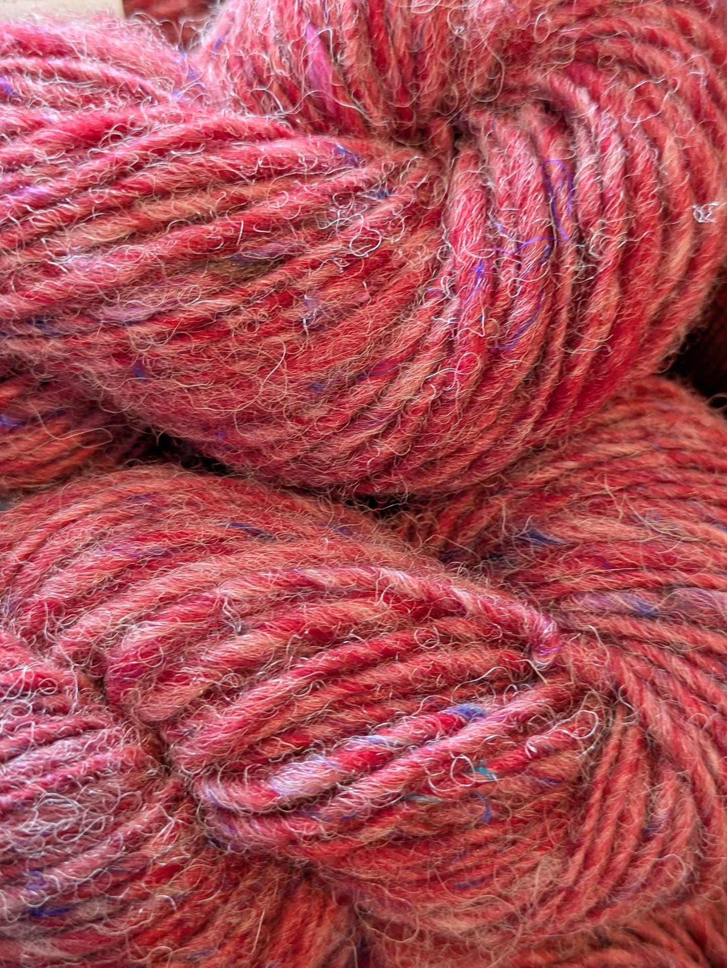 50% Merino, 48% BFL, 2% Silk - Lopi